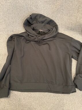 Quince Black Women's Hoodie Sweater - Pullover Hoodie